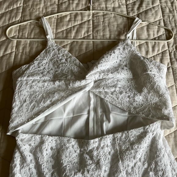 Lace Mini Cutout dress - Picture 4 of 8